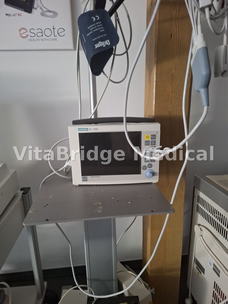 Siemens SC 7000 patient monitor with NIBP cuff